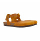 SANDALETS BAS EN CUIR OCRE
