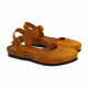 FLACHE SANDALEN OKER AUS LEDER