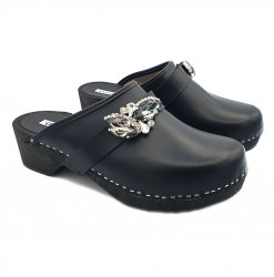 SCHWARZES HOLLÄNDISCHES MULE MIT SCHMUCK