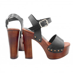 BLACK CLOGS WITH STRAP