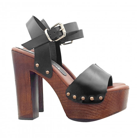 BLACK CLOGS WITH STRAP