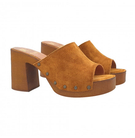 SABOTS AVEC BANDE EN CUIR COULEUR SUÈDE